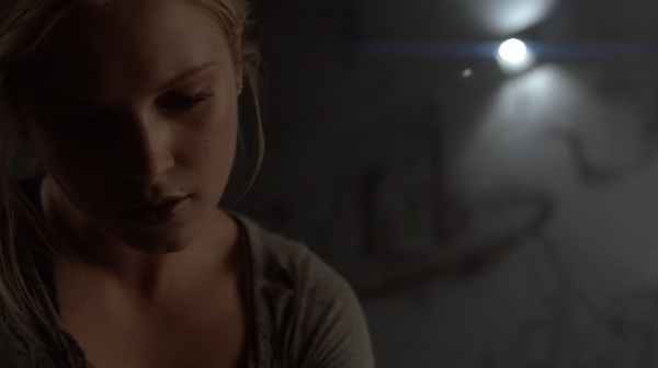 The 100 Season One Episode One Pilot Captures-2621
