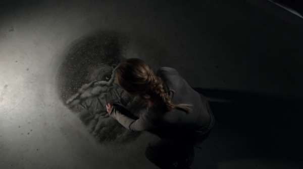 The 100 Season One Episode One Pilot Captures-2563
