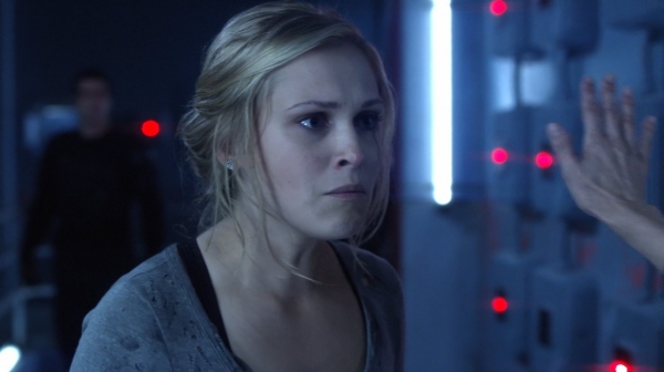 The 100 Season One Episode One Pilot Captures-2527
