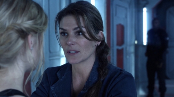 The 100 Season One Episode One Pilot Captures-2500
