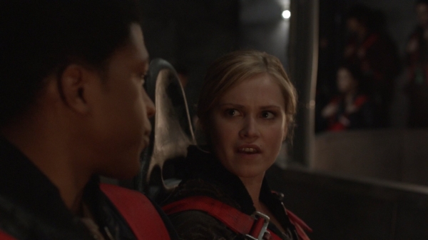 The 100 Season One Episode One Pilot Captures-2452
