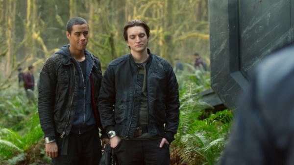 The 100 Season One Episode One Pilot Captures-1432
