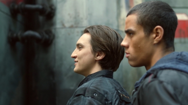 The 100 Season One Episode One Pilot Captures-1404
