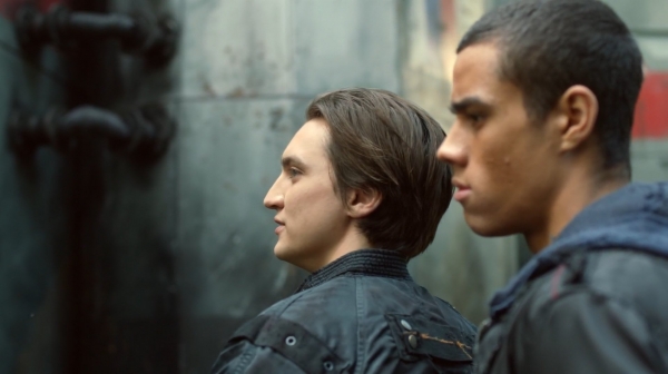 The 100 Season One Episode One Pilot Captures-1402
