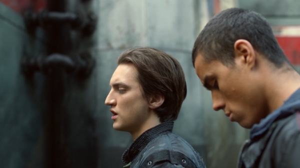 The 100 Season One Episode One Pilot Captures-1358
