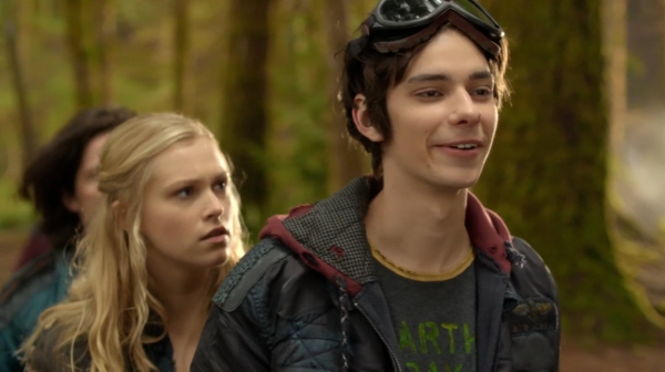 The 100 Season One Episode One Pilot Captures-1215
