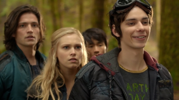 The 100 Season One Episode One Pilot Captures-1212
