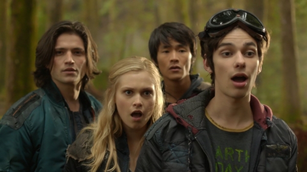 The 100 Season One Episode One Pilot Captures-1206
