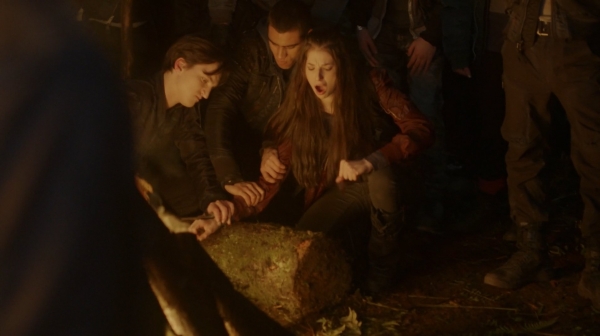 The 100 Season One Episode One Pilot Captures-1039
