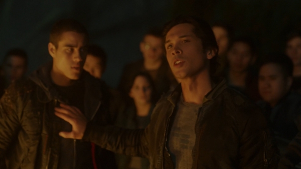 The 100 Season One Episode One Pilot Captures-1025
