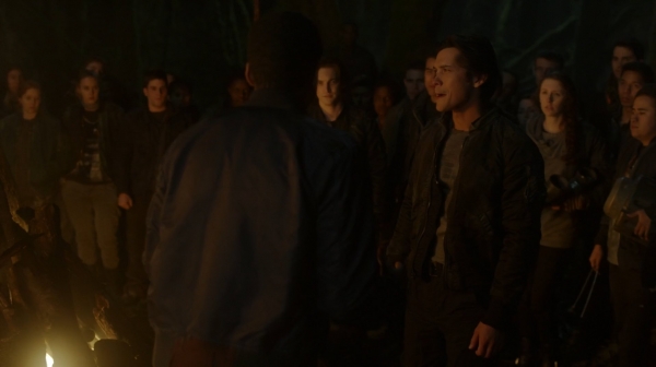 The 100 Season One Episode One Pilot Captures-1016
