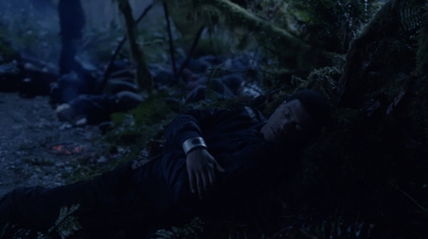The 100 Season One Episode One Pilot Captures-471
