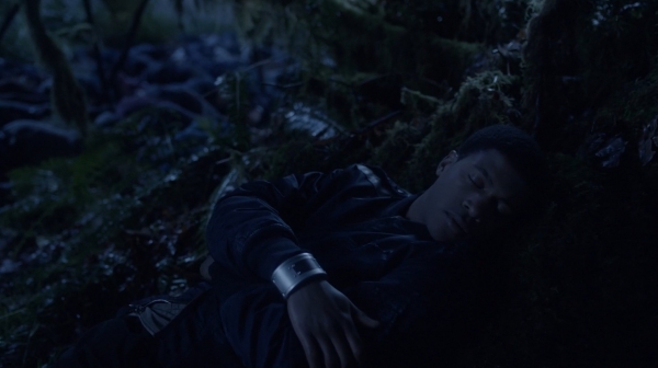 The 100 Season One Episode One Pilot Captures-467
