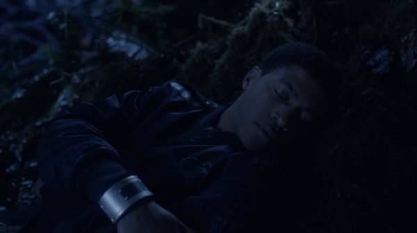 The 100 Season One Episode One Pilot Captures-463
