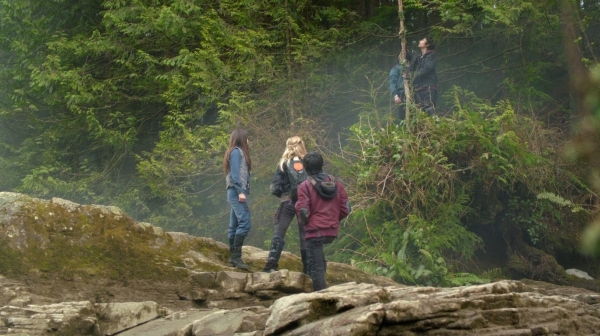 The 100 Season One Episode One Pilot Captures-129
