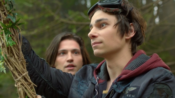 The 100 Season One Episode One Pilot Captures-124

