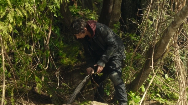 The 100 Season One Episode One Pilot Captures-44
