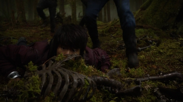The 100 Season One Episode Two Earth Skills Captures-2792
