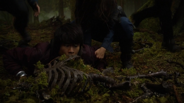 The 100 Season One Episode Two Earth Skills Captures-2791
