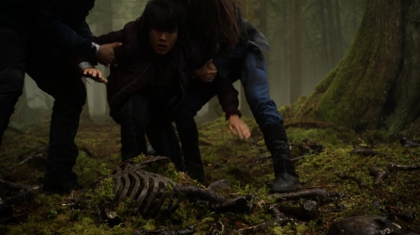 The 100 Season One Episode Two Earth Skills Captures-2787

