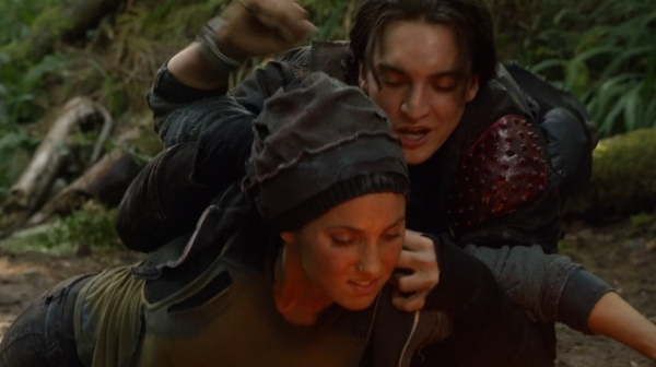 The 100 Season One Episode Two Earth Skills Captures-2506
