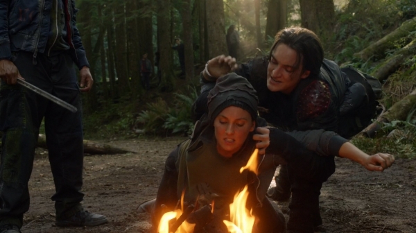 The 100 Season One Episode Two Earth Skills Captures-2500
