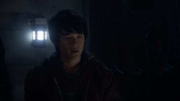 The 100 Season One Episode Two Earth Skills Captures-2012
