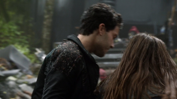The 100 Season One Episode Two Earth Skills Captures-1885
