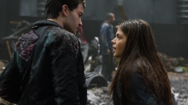 The 100 Season One Episode Two Earth Skills Captures-1882
