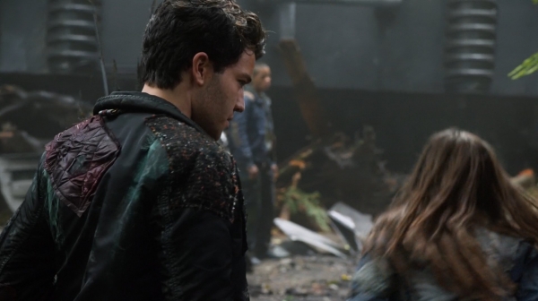 The 100 Season One Episode Two Earth Skills Captures-1878
