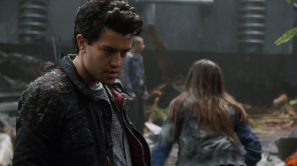 The 100 Season One Episode Two Earth Skills Captures-1877
