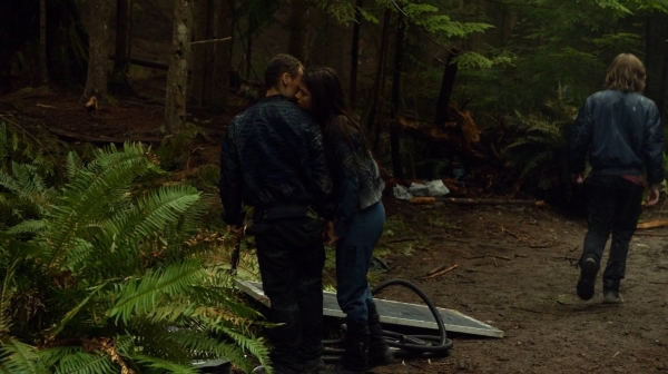 The 100 Season One Episode Two Earth Skills Captures-1710
