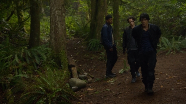The 100 Season One Episode Two Earth Skills Captures-1513
