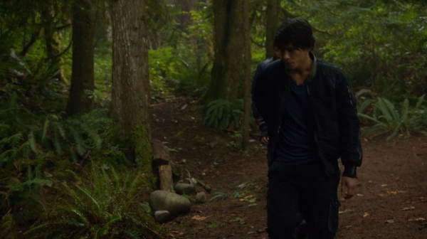 The 100 Season One Episode Two Earth Skills Captures-1511
