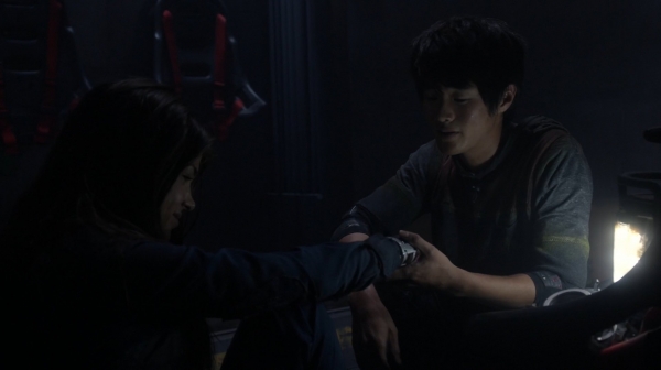 The 100 Season One Episode Two Earth Skills Captures-1445
