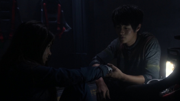 The 100 Season One Episode Two Earth Skills Captures-1443
