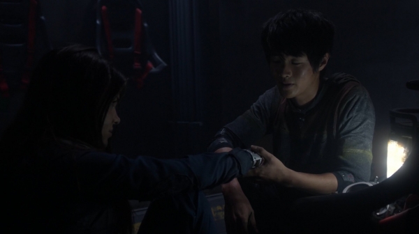 The 100 Season One Episode Two Earth Skills Captures-1442
