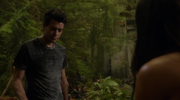 The 100 Season One Episode Two Earth Skills Captures-1047
