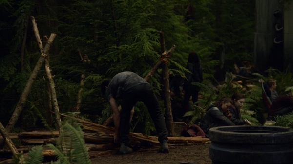 The 100 Season One Episode Two Earth Skills Captures-1000
