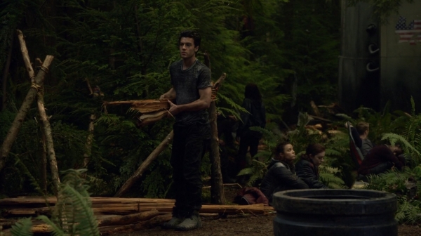 The 100 Season One Episode Two Earth Skills Captures-994
