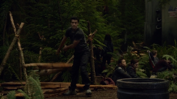 The 100 Season One Episode Two Earth Skills Captures-993
