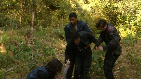 The 100 Season One Episode Two Earth Skills Captures-789
