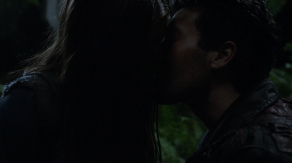 The 100 Season One Episode Two Earth Skills Captures-94

