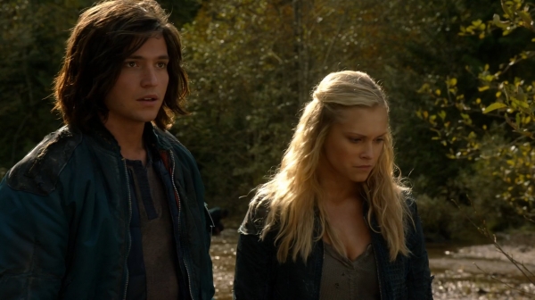Twilights Last Gleaming The 100 Season One Episode Five-528
