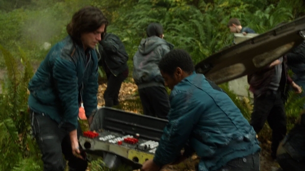 Twilights Last Gleaming The 100 Season One Episode Five-409
