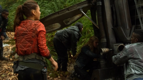 Twilights Last Gleaming The 100 Season One Episode Five-406
