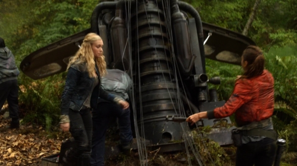 Twilights Last Gleaming The 100 Season One Episode Five-403
