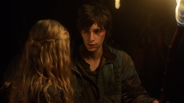 The 100 His Sisters Keeper Season One Episode Six-1247
