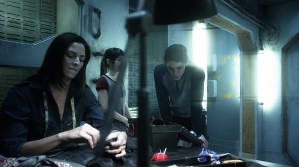 The 100 His Sisters Keeper Season One Episode Six-927
