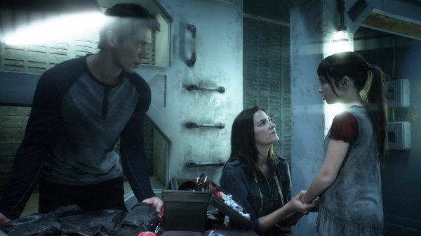 The 100 His Sisters Keeper Season One Episode Six-912
